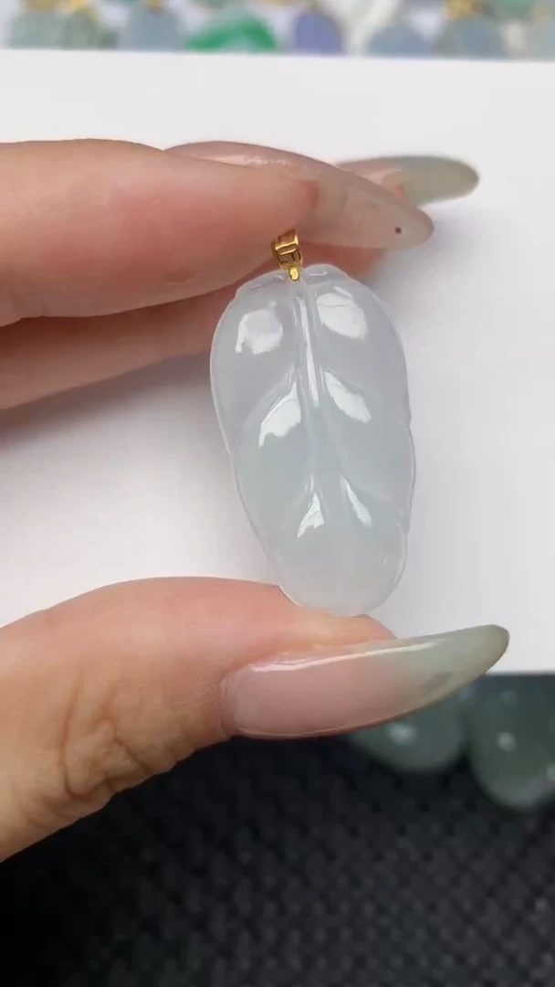 翡翠18K金镶嵌颈饰天然翡翠a货