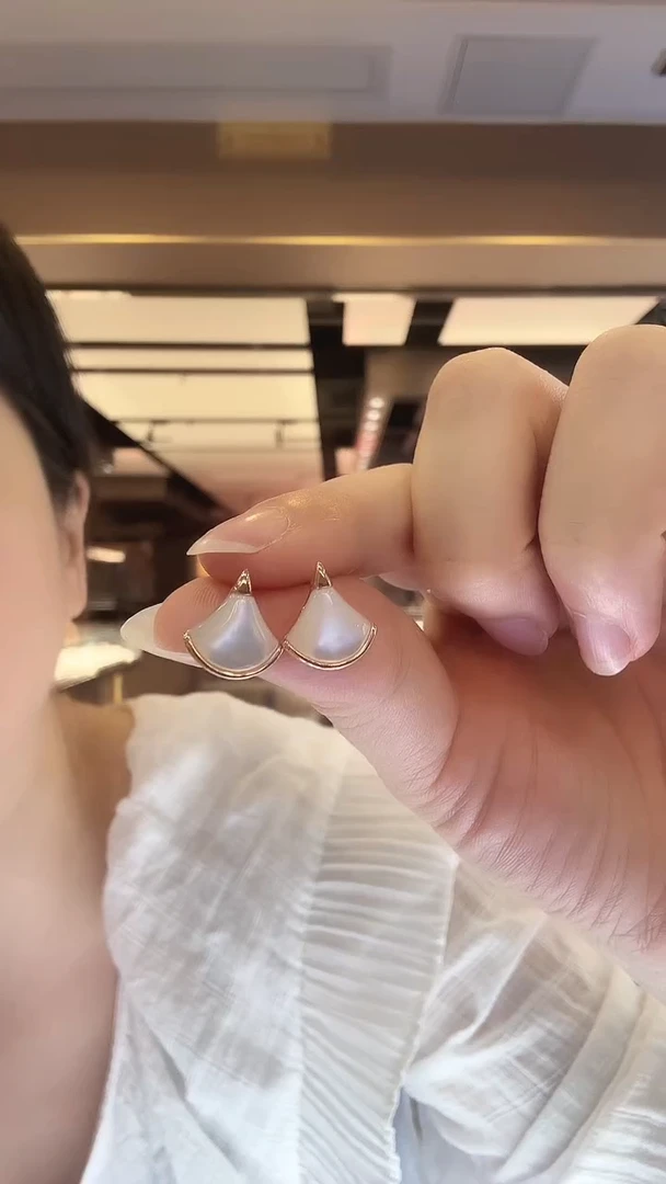 18K金镶嵌贝壳（贝母）耳钉耳钉