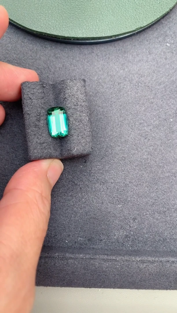 裸石未镶嵌碧玺3.9ct lagoon碧玺