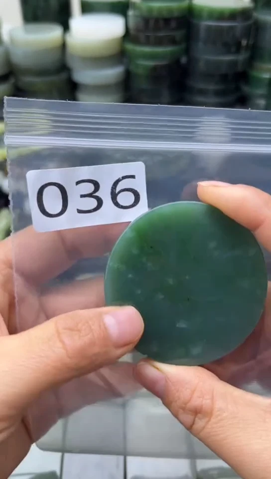 未镶嵌和田玉珠宝半成品镯芯