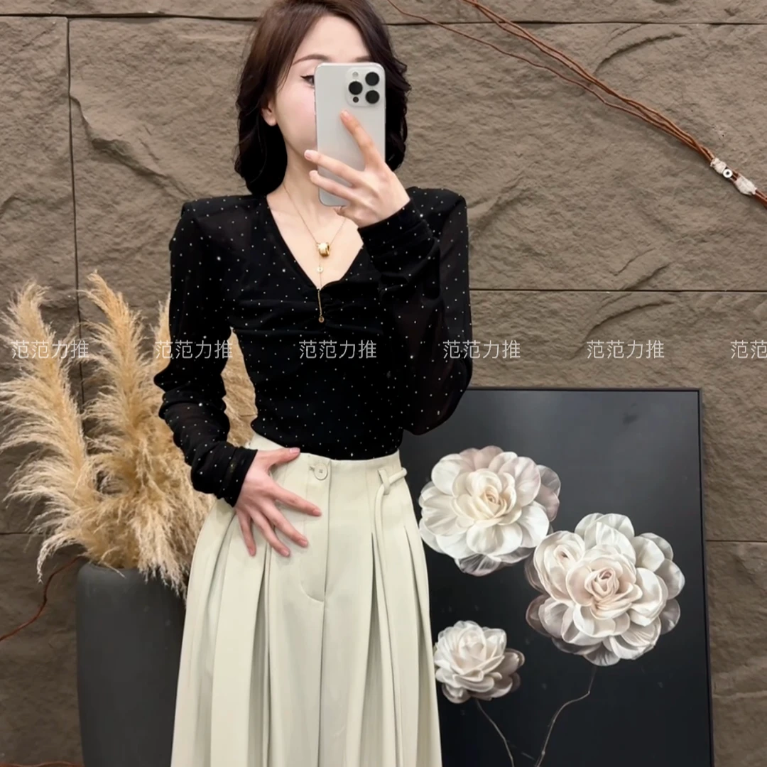 范范力推--韩系重工烫钻长袖T恤女气质轻奢时尚修身打底显瘦上衣