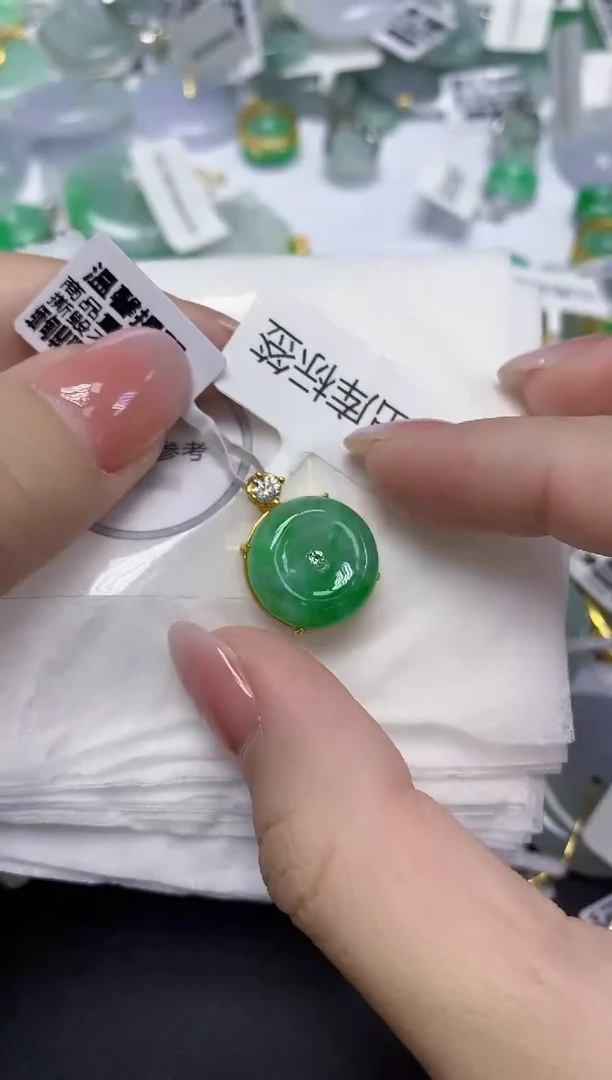 颈饰未镶嵌翡翠天然缅甸翡翠A货多样性发一件
