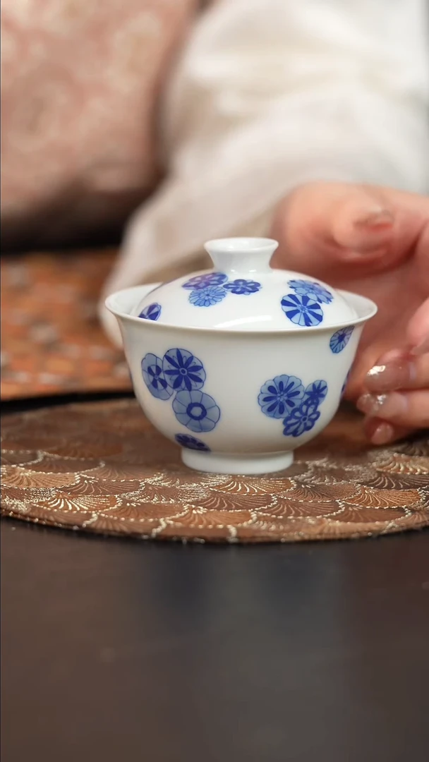 【闪购商品】杯看山柴窑青花皮球花