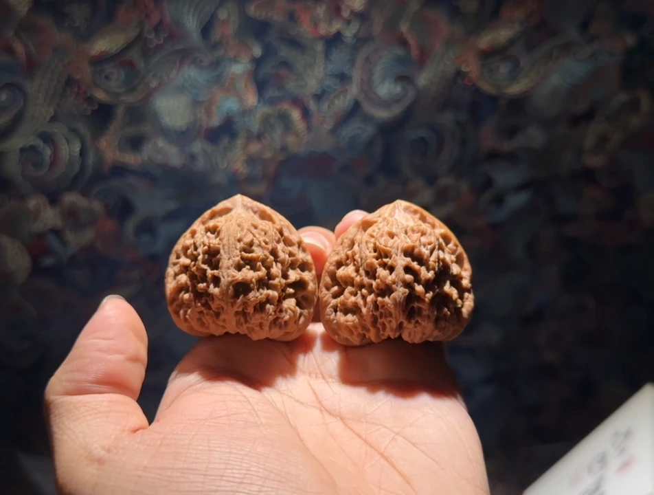 吊坠文玩核桃三角南疆  44