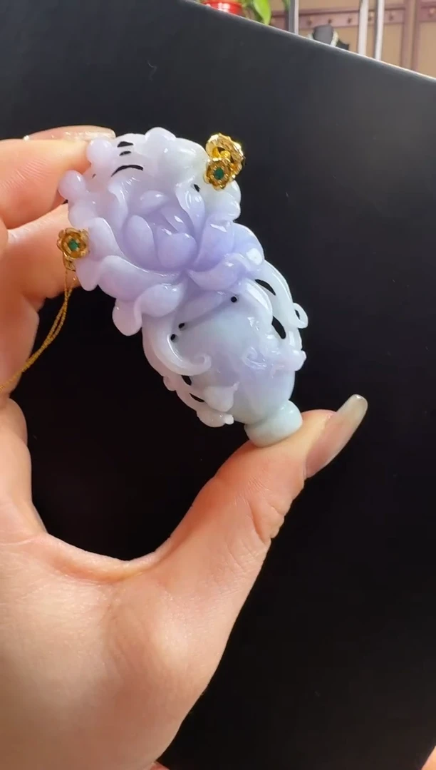 颈饰未镶嵌翡翠花瓶