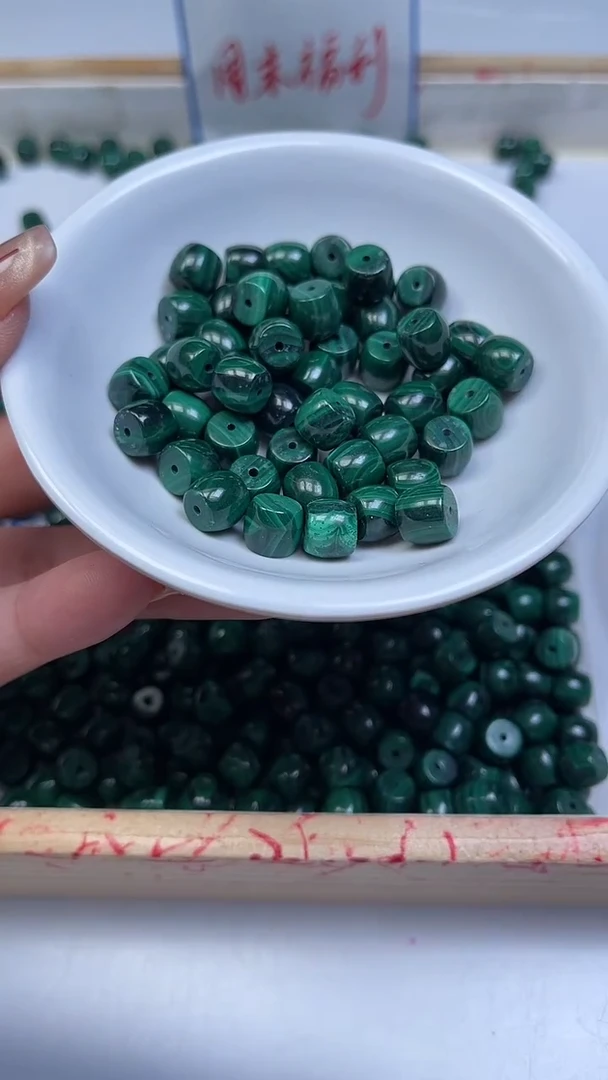 未镶嵌孔雀石散珠E657 孔雀石直切老型7*8mm5颗15元