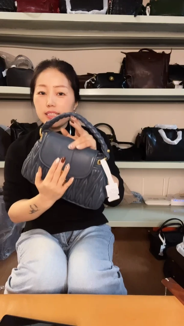 牛皮（革）高端订制时尚百搭女士手提斜跨包