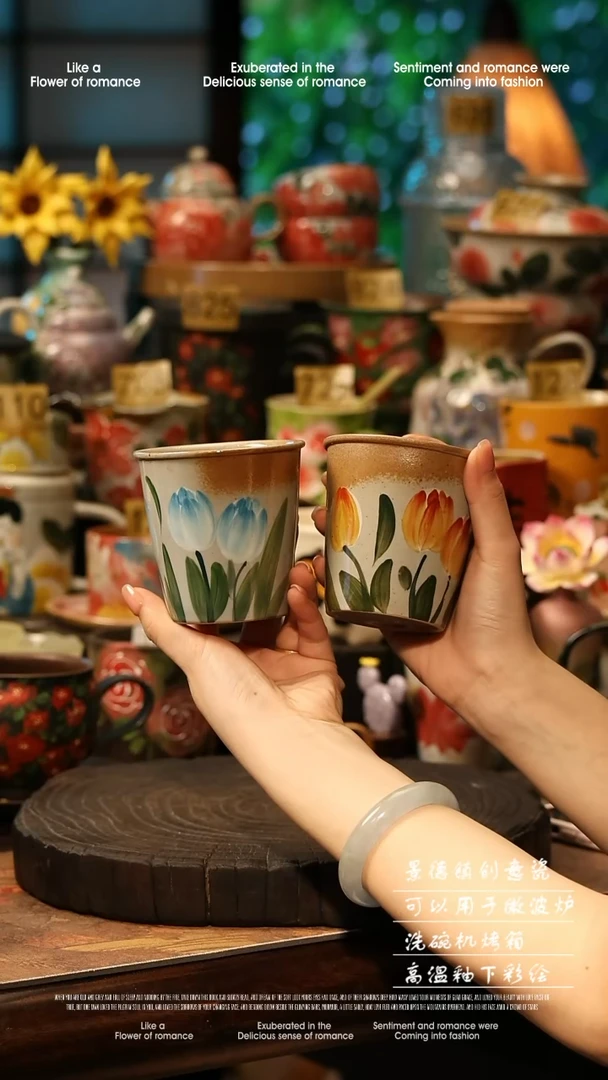 陶瓷一对景德镇高温釉下彩手工手绘款式