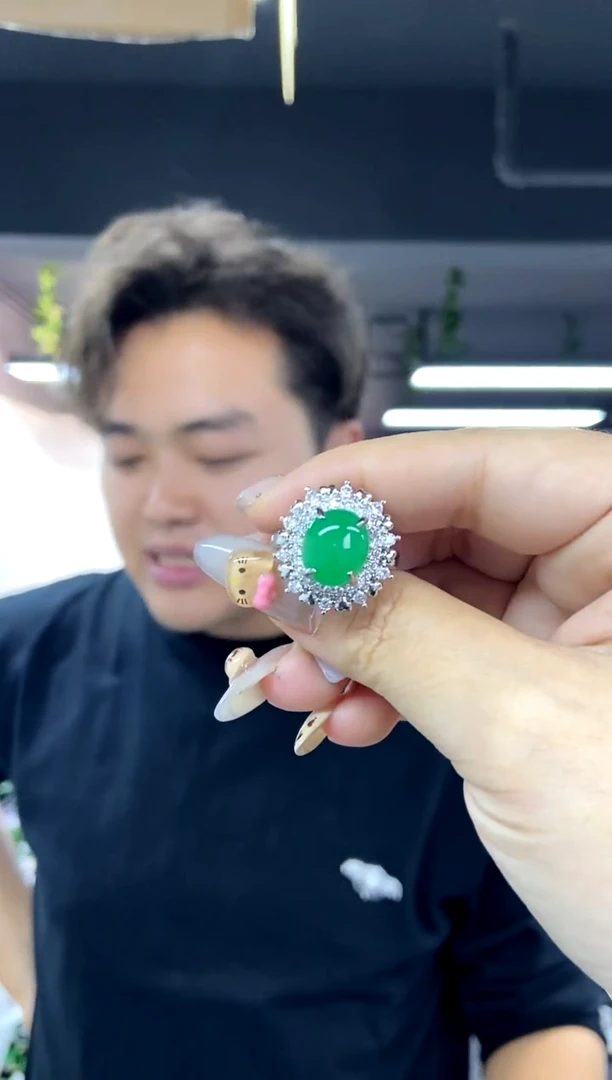 未镶嵌戒指翡翠多样性发其一颜色微差