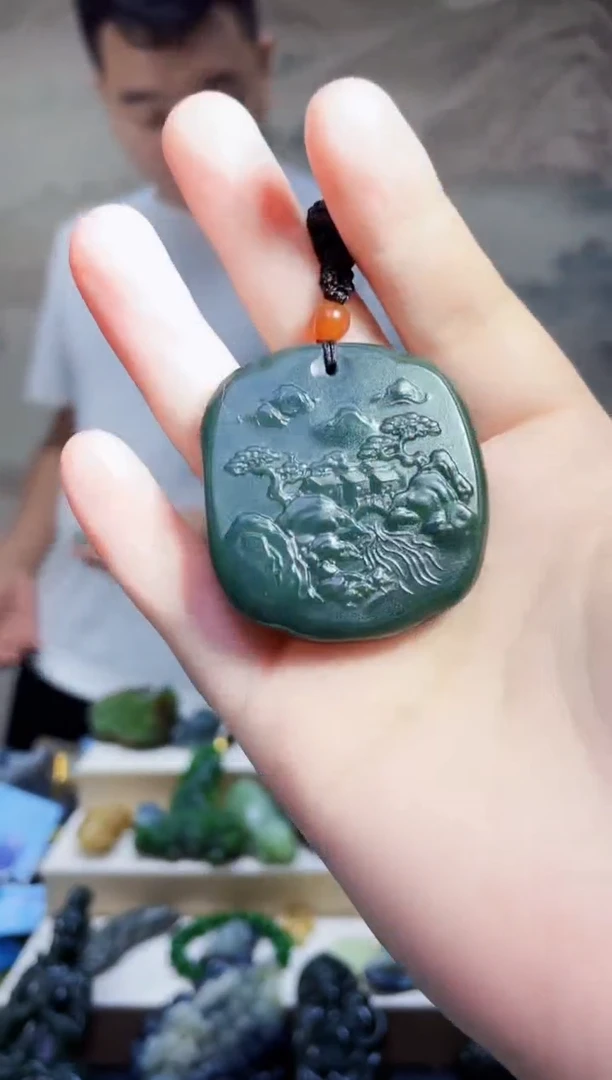 和田玉未镶嵌颈饰1