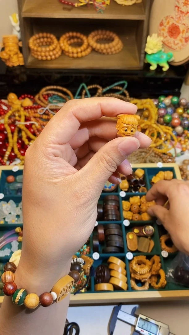 【闪购商品】非洲檀香把件小哪吒
