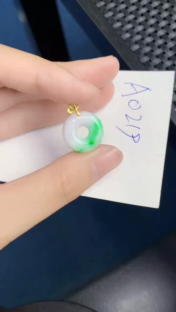 翡翠未镶嵌颈饰天然翡翠緬甸A貨