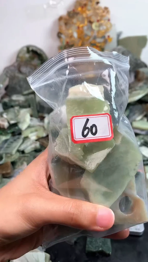 未镶嵌和田玉摆件60