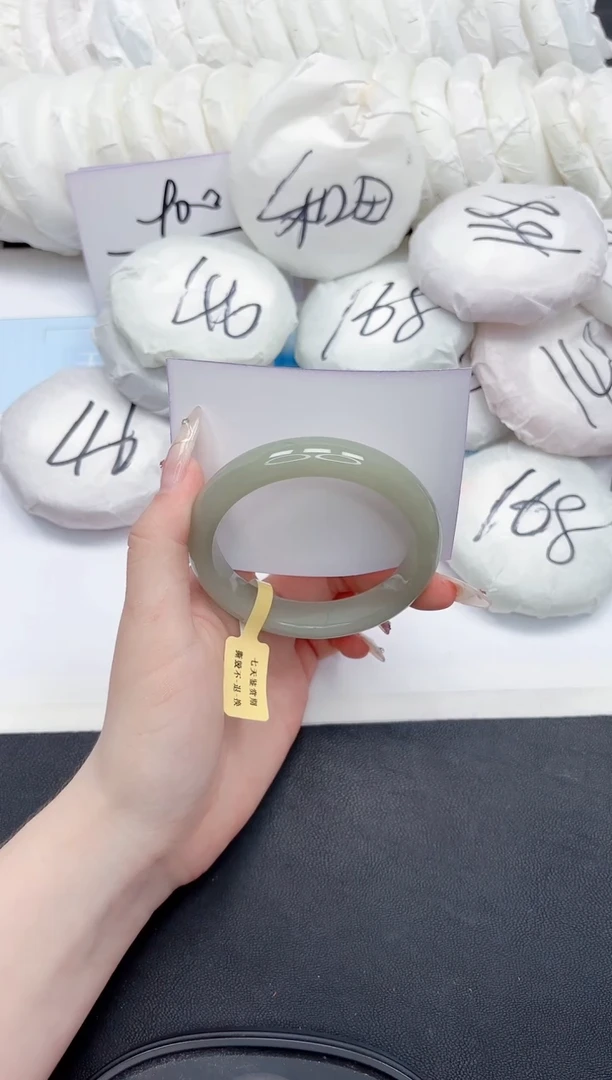 石英质玉手镯未镶嵌101-57