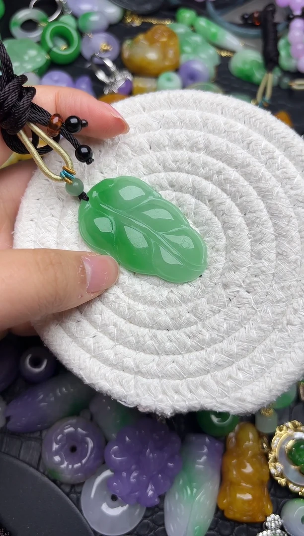 颈饰未镶嵌翡翠缅甸翡翠吊坠