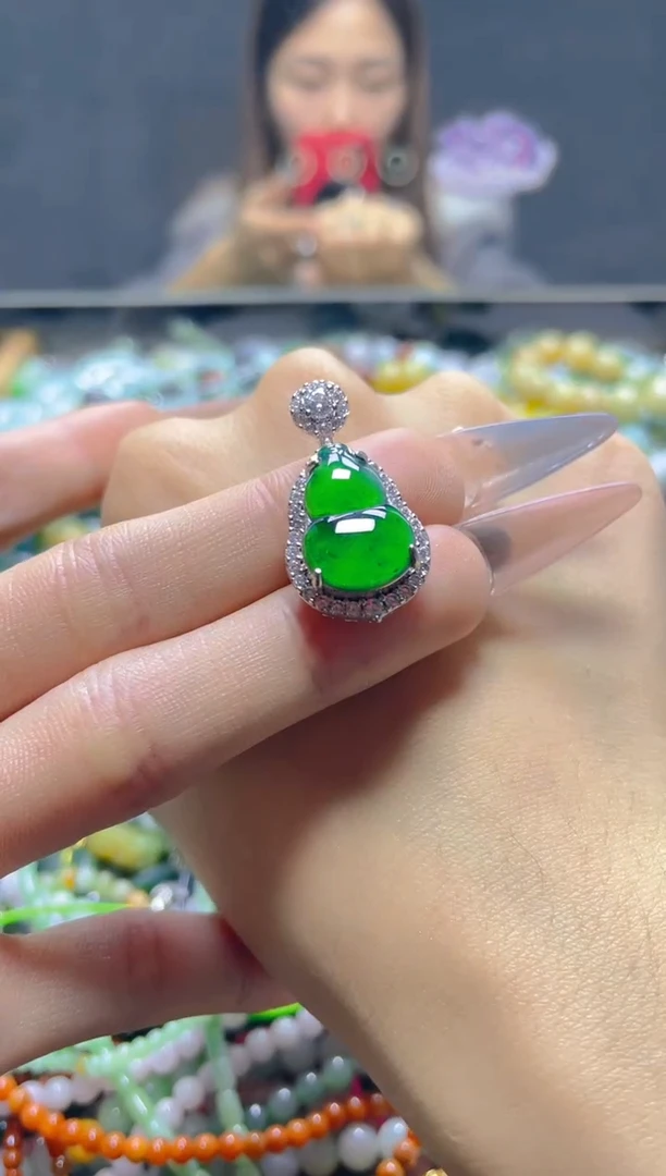 颈饰未镶嵌翡翠/V/翡翠A货，一件也是批发价