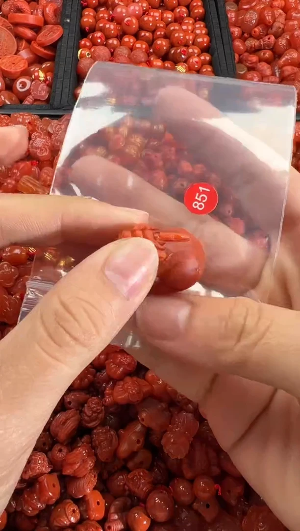 【闪购商品】南红玛瑙颈饰未镶嵌1