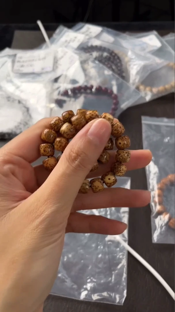 星月菩提手串精工级陈籽直切9*8手串（深）
