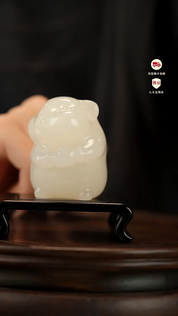 云南石荔枝白雕刻：鼠来宝手把件摆件