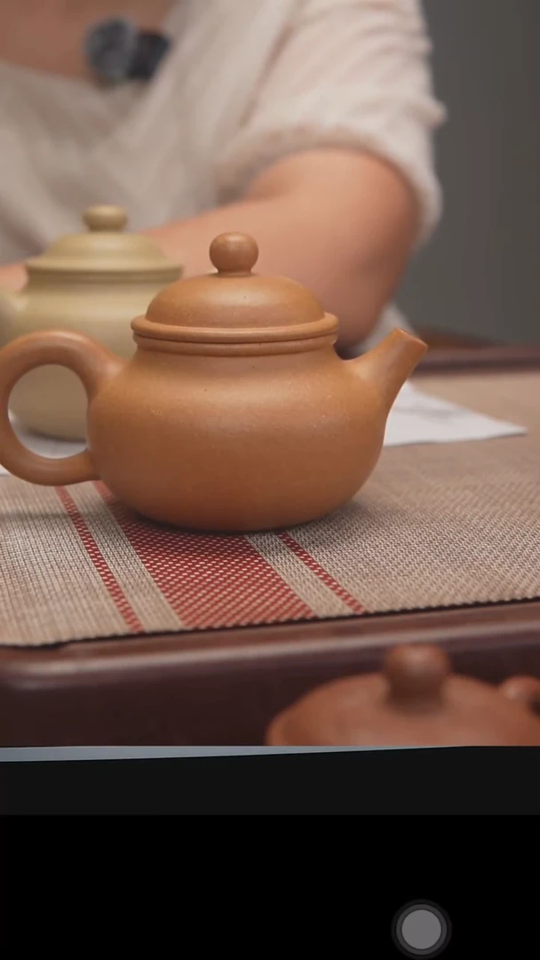茶杯紫砂丽*微瑕黄金段泥容天