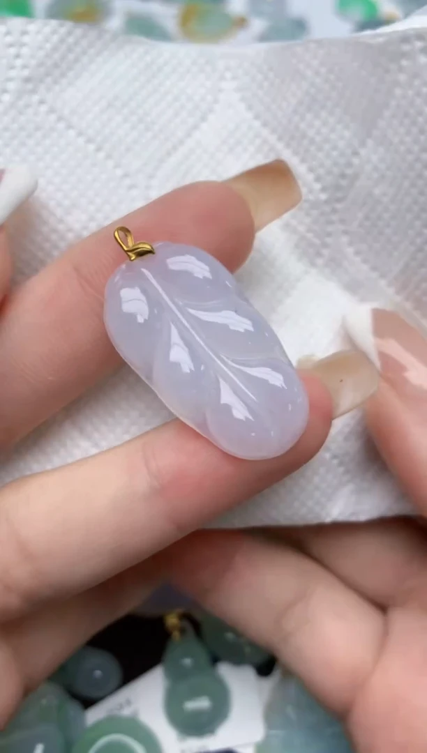 翡翠18K金镶嵌颈饰天然缅甸A货翡翠