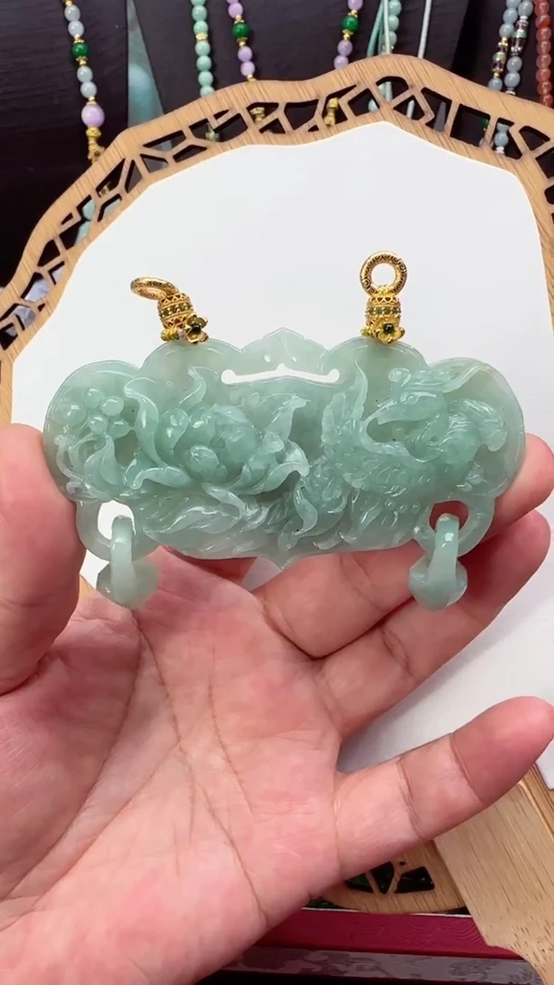 颈饰未镶嵌翡翠吊坠