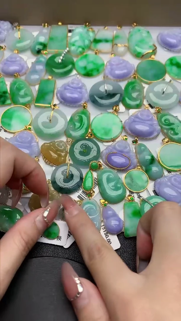 【闪购商品】翡翠颈饰18K金镶嵌00000000000