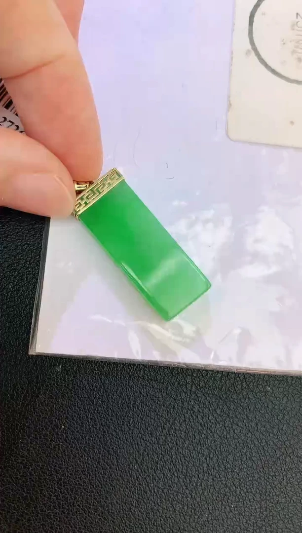 翡翠18K金镶嵌颈饰赠礼盒证书 麦麦