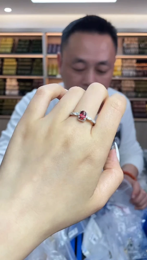 【闪购商品】石榴石·未镶嵌多样性发一件