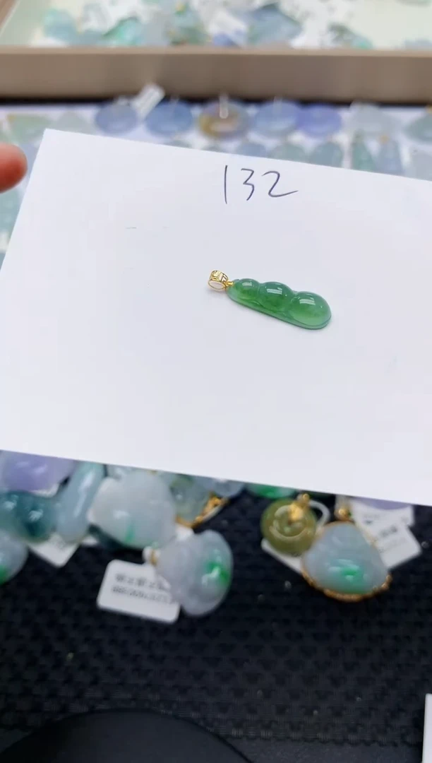 翡翠未镶嵌颈饰天然翡翠A货