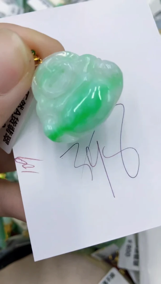 颈饰18K金镶嵌翡翠111111111111