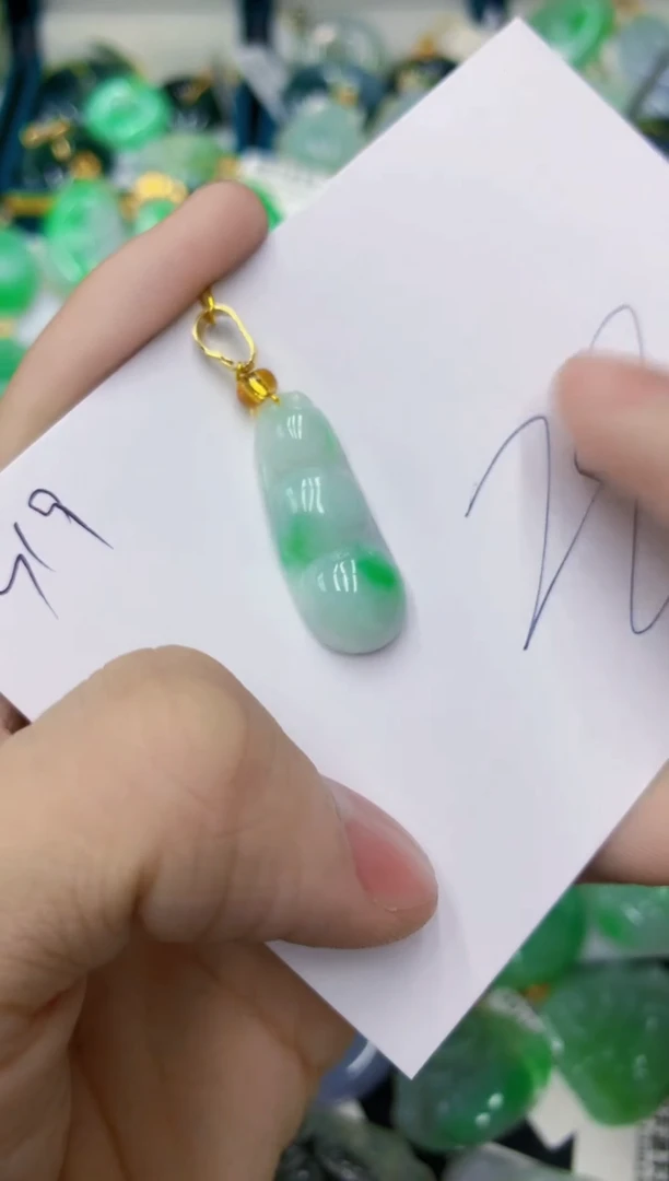 翡翠未镶嵌颈饰11111