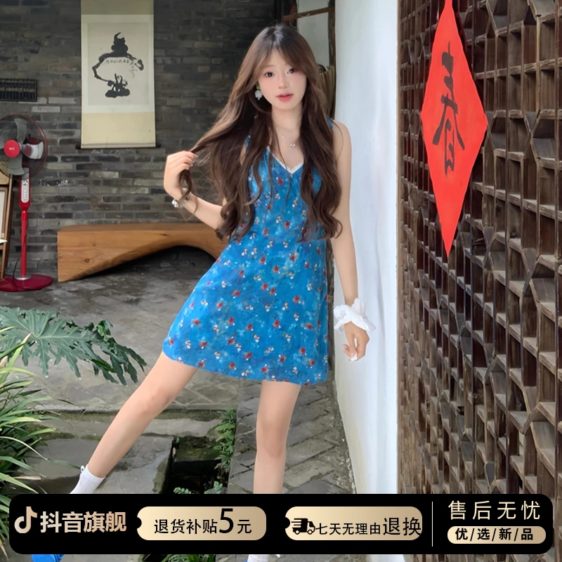 夏季2025新款法式蓝色v领碎花背心吊带连衣裙子气质度假风短裙女