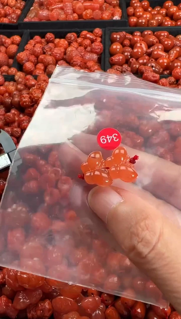 颈饰未镶嵌南红玛瑙1