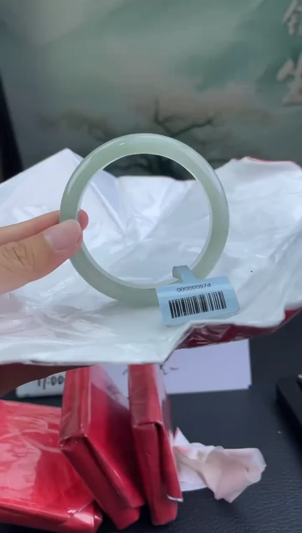翡翠手镯未镶嵌8翡翠手镯