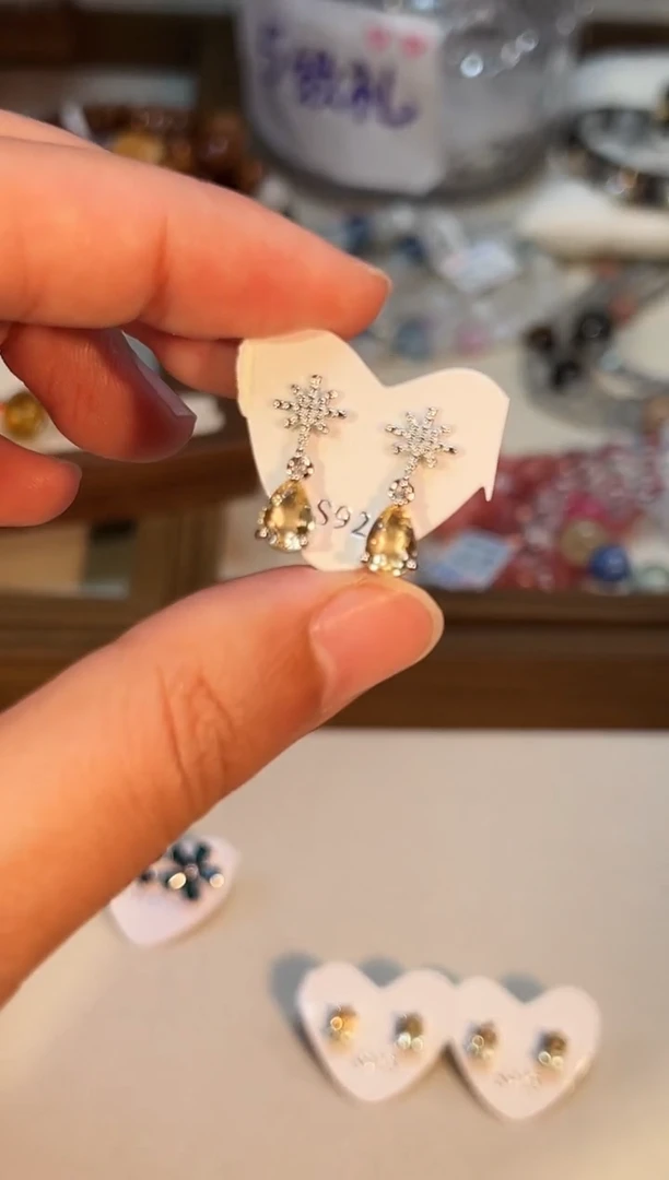 银S925镶嵌耳钉水晶g098多样性发货一件