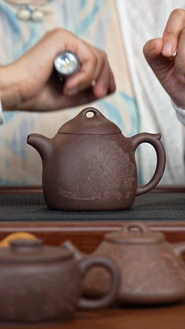 茶壶紫砂天青梨皮紫共生矿刻绘秦权