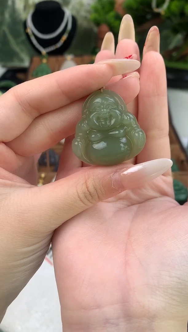 颈饰未镶嵌和田玉吊坠