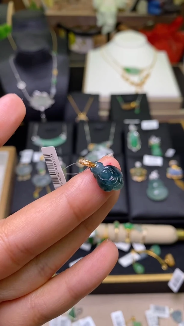 【闪购商品】翡翠颈饰18K金镶嵌净货17933