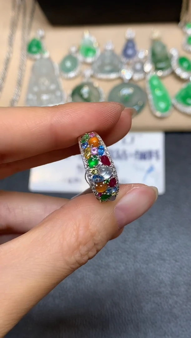 18K金镶嵌戒指翡翠多宝【无服务费