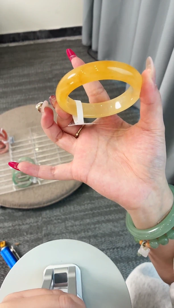 未镶嵌手镯石英质玉30.53