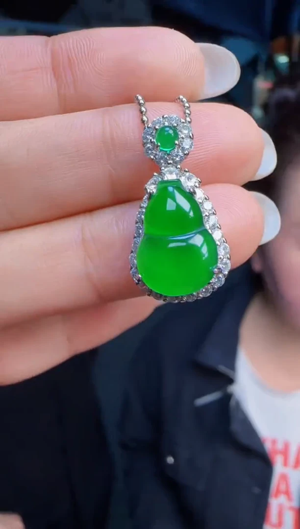 未镶嵌定制翡翠翡翠吊坠7