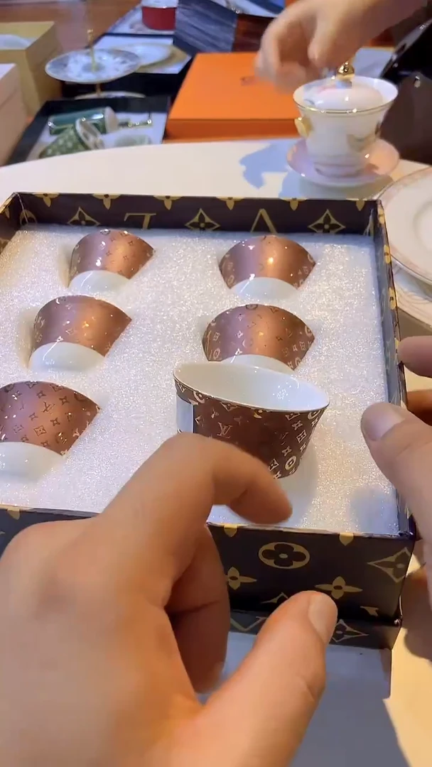 鸿辉家品牌瓷器，京东包邮！