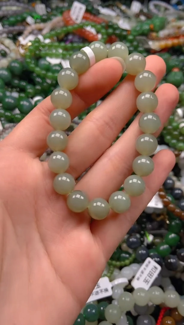 和田玉未镶嵌颈饰1