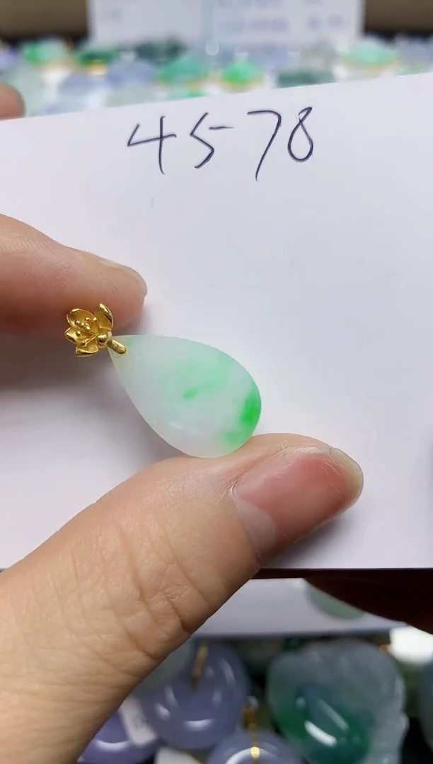 翡翠未镶嵌颈饰天然缅甸翡翠A货