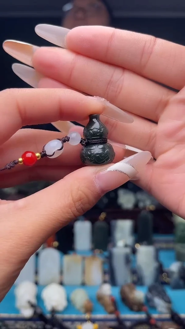 未镶嵌和田玉挂件1