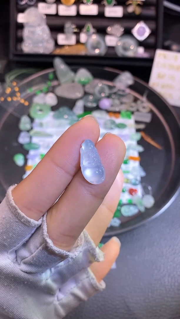 【闪购商品】翡翠挂件未镶嵌佛公