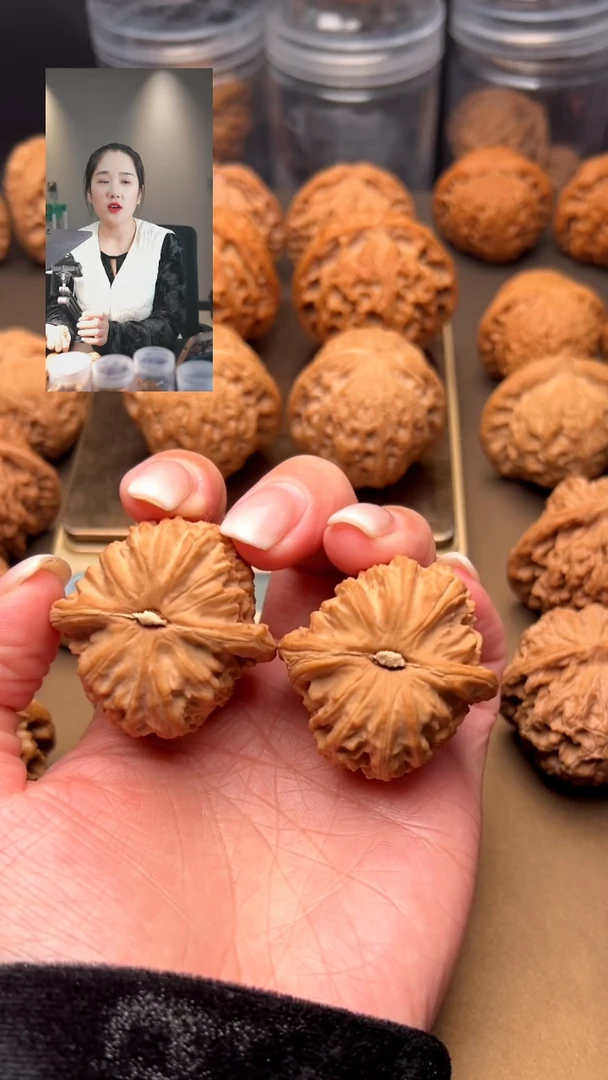 【闪购商品】桃核吊坠白狮子文玩