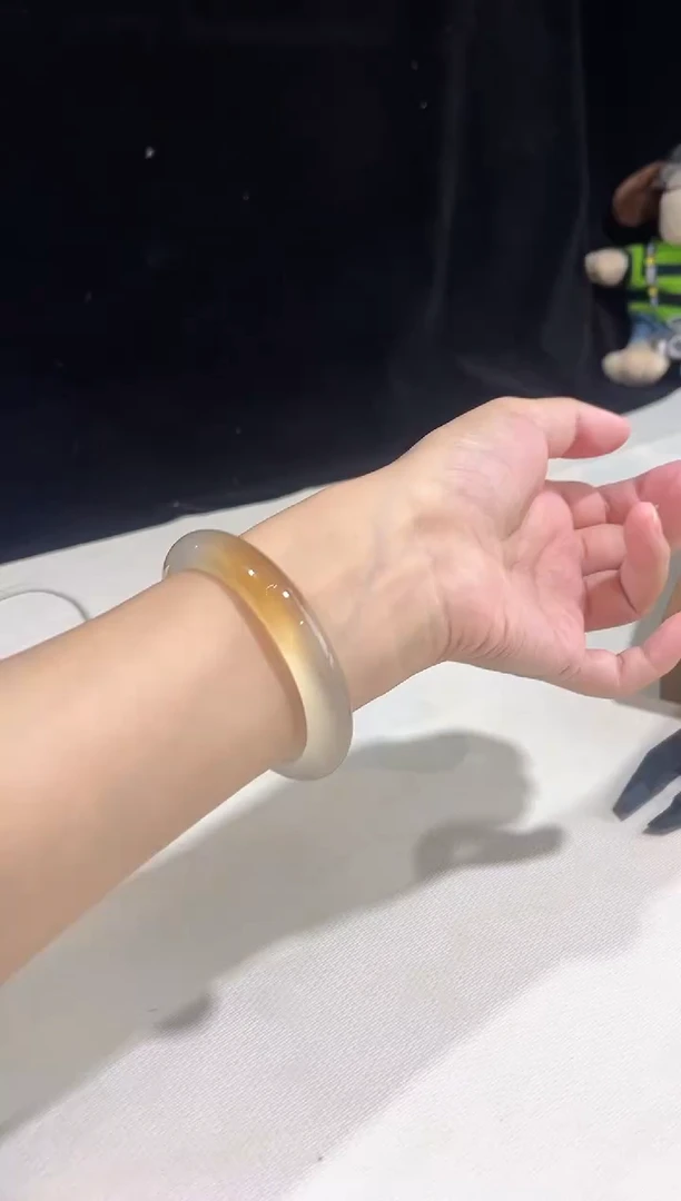 玛瑙/玉髓手镯未镶嵌55.7鉴赏期48小时