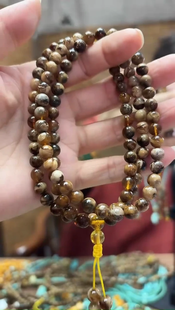 蜜蜡颈饰未镶嵌发一件长链      卡 6.8